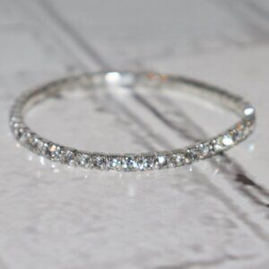 Beautiful silver and rhinestone bracelet 6"